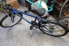 Bicicletta per ragazzo blu usata pochissimo